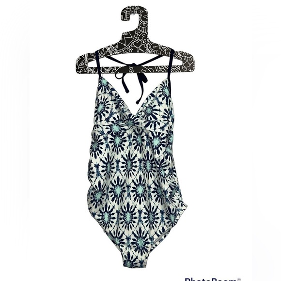 𝅺🆕 Liz Lange Maternity Halter One Piece Swimsuit - Picture 1 of 5